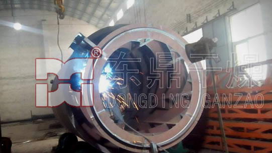 煤泥烘干機(jī)忙生產(chǎn)